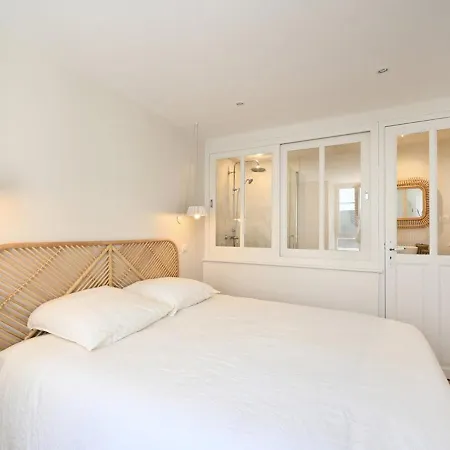 Maison Renovee Avec Jacuzzi Et Cuisine D'ete Au Centre Du Village - Fr-1-434-97