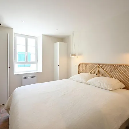 Maison Renovee Avec Jacuzzi Et Cuisine D'ete Au Centre Du Village - Fr-1-434-97 Casa de Férias