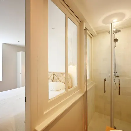Maison Renovee Avec Jacuzzi Et Cuisine D'ete Au Centre Du Village - Fr-1-434-97